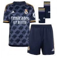 Dětský fotbalový dres Real Madrid Vinicius Junior #7 2023-24 Venkovní Krátký Rukáv (+ trenýrky)